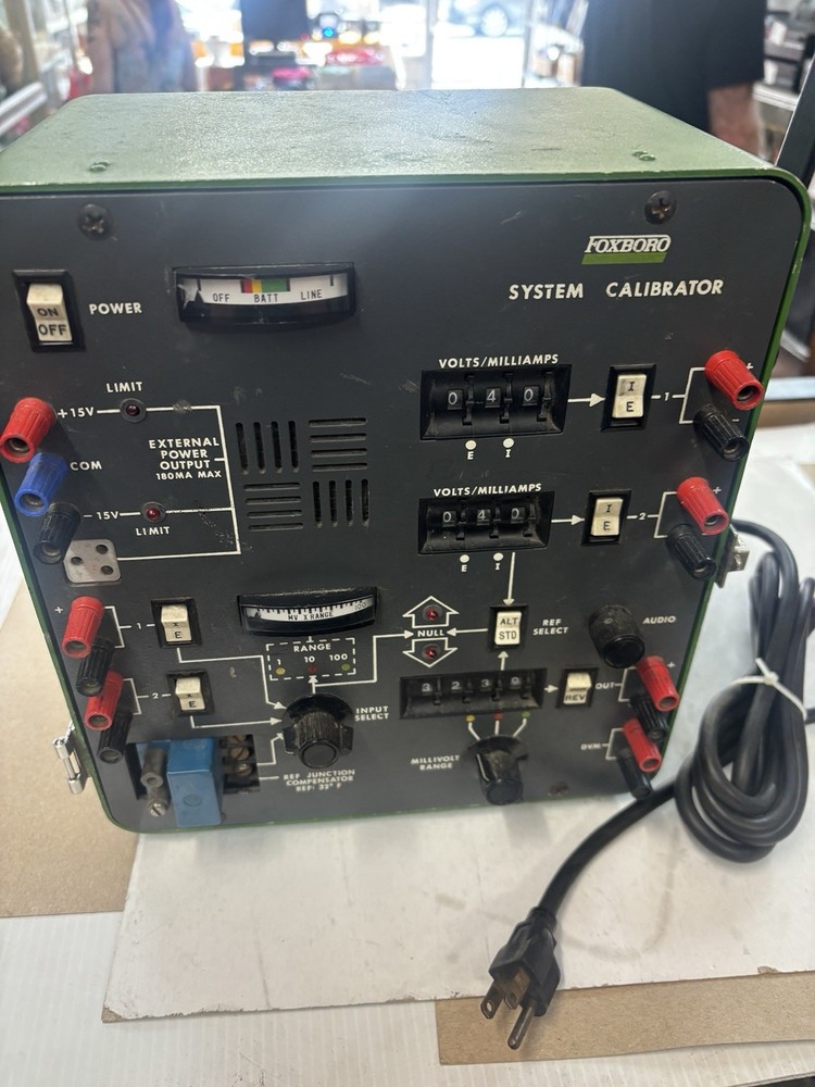 FOXBORO 2AT-CAL SPEC 200 SYSTEM CALIBRATOR