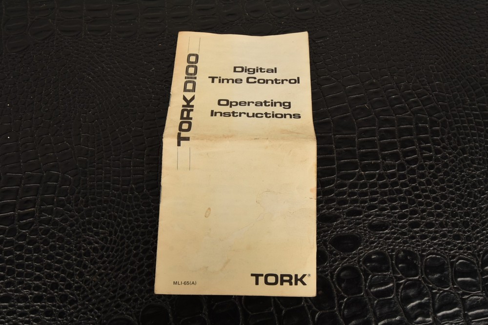 Tork D-100 One Channel Time Switch Control 7 Day Scheduling Timer