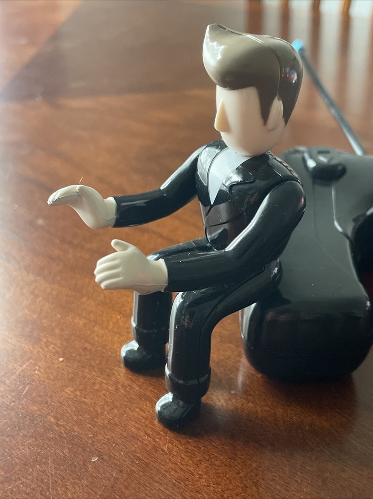 FAO Schwarz Remote Controlled Bumper Car RC Blue single controller & Red Driver