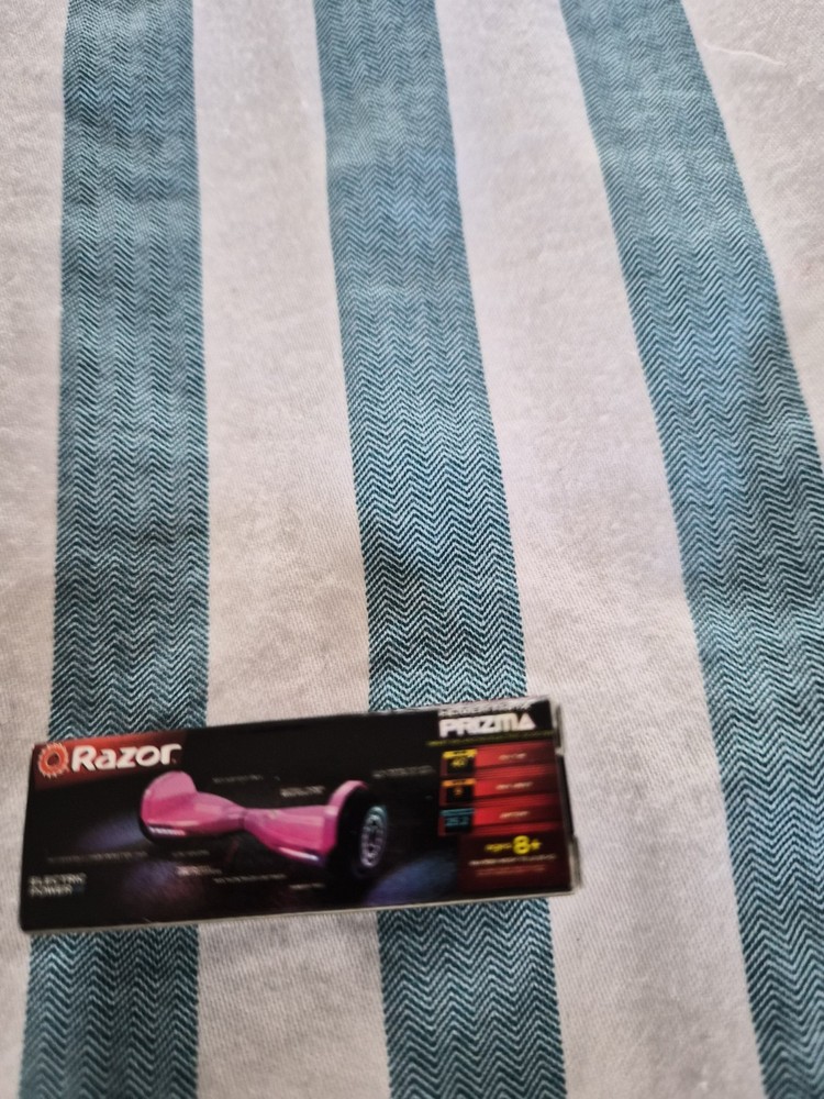 Zuru mini brands razor PRIZMA