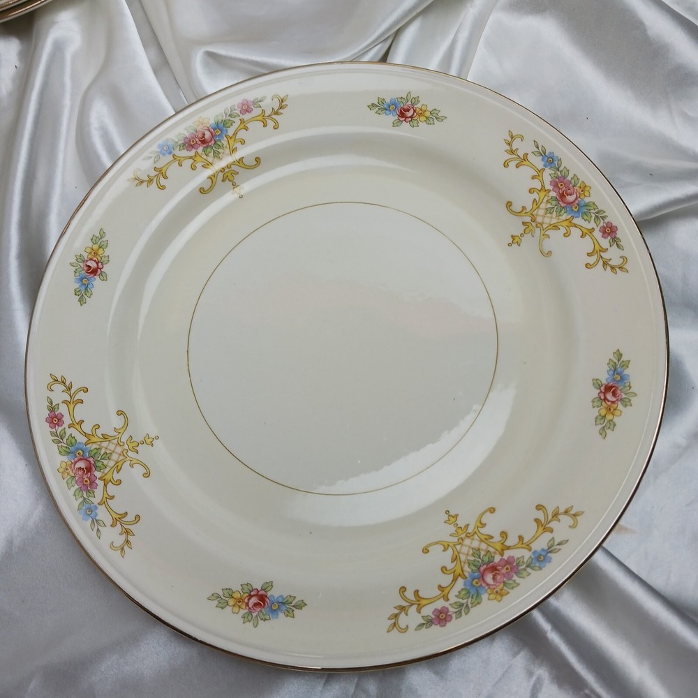 HOMER LAUGHLIN EGGSHELL NAUTILUS ROCHELLE DINNER SET 4 PLACE SETTINGS-28 PIECES