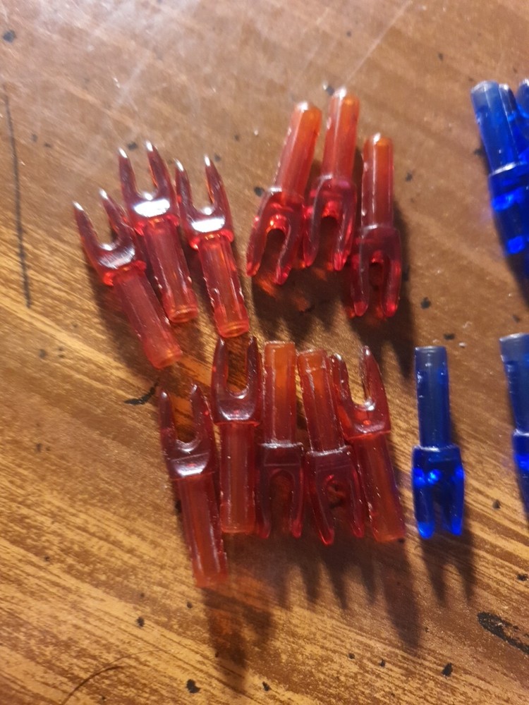 Easton Archery 4mm Deep 6 Nocks - Red - Blue 24 Total