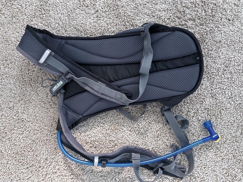 Camelbak Aurora Gray Hydration Day Pack 2L Bladder Hiking Backpack with Bladder