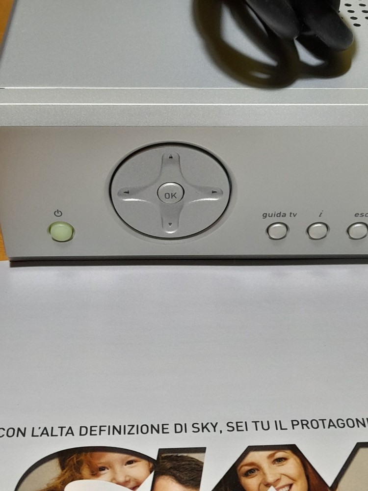 SKY DIGITAL DECODER MODEL DS432NS