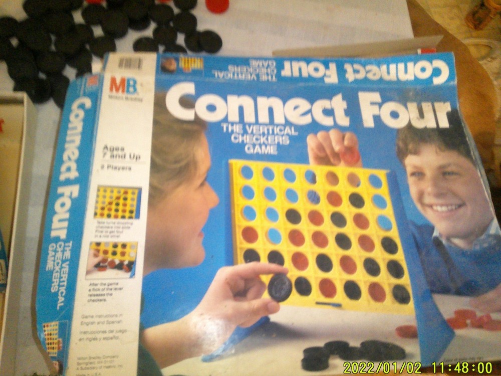 2 VINTAGE CONNECT FOUR GAMES EXTRA CHIPSS