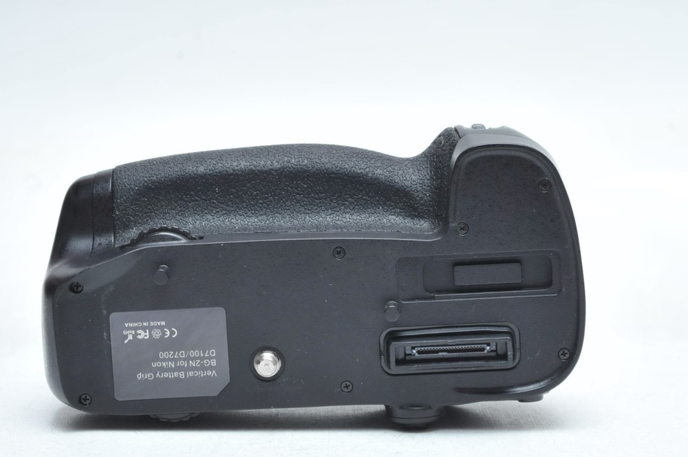 MB-D15 Vertical Battery Grip For Nikon D7100 D7200