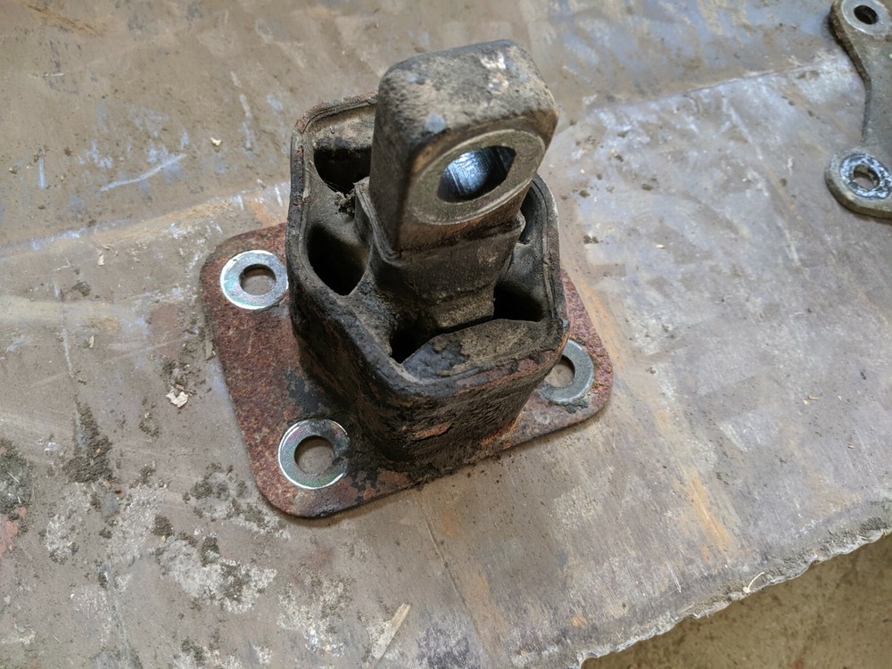 FRONT ENGINE MOUNT REMOVED FROM  FORD 75-E