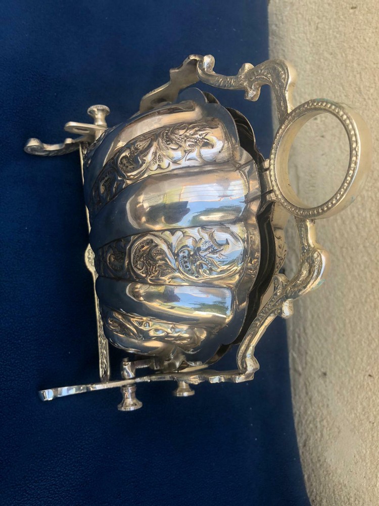 Victorian style Silver Plated Shell Folding Biscuit Box (used-no returns)
