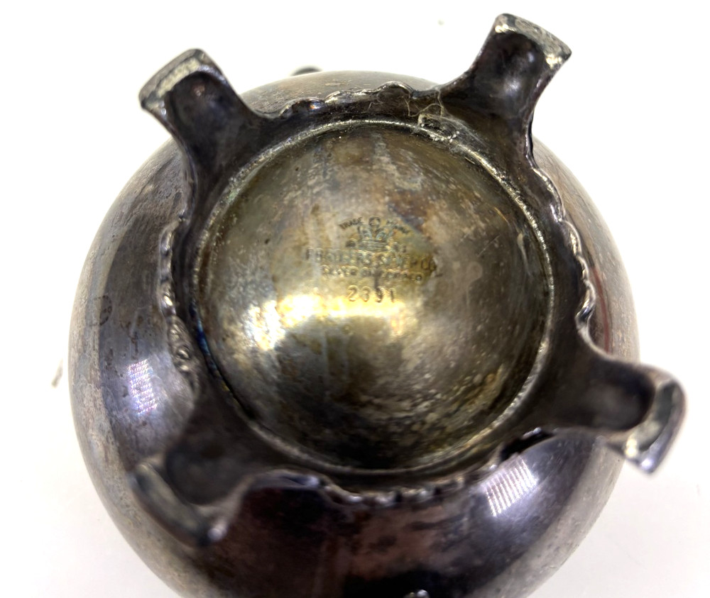 Leonard Silverplate Footed Creamer Pitcher With Lid