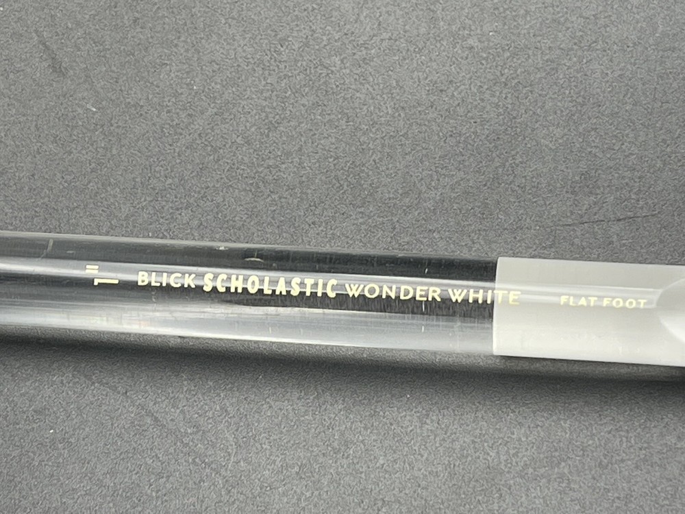 Blick Scholastic Wonder White Flat Foot Brush 1"