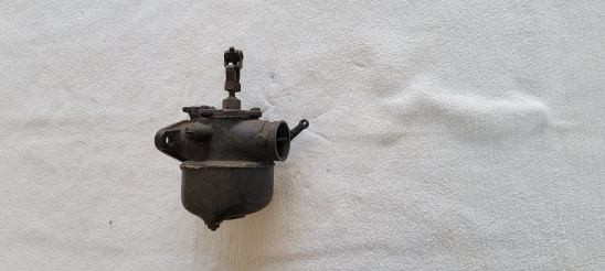 VINTAGE ORIGINAL FORD CARBURATOR