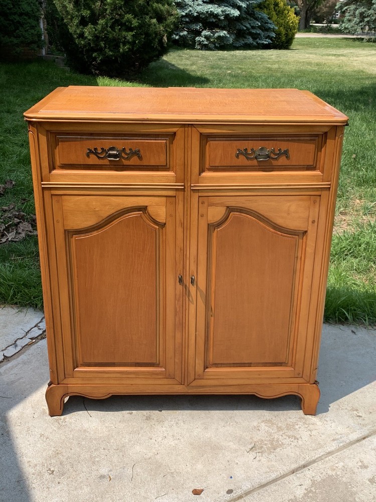 Vintage RCA Deluxe TV Cabinet (See Description)