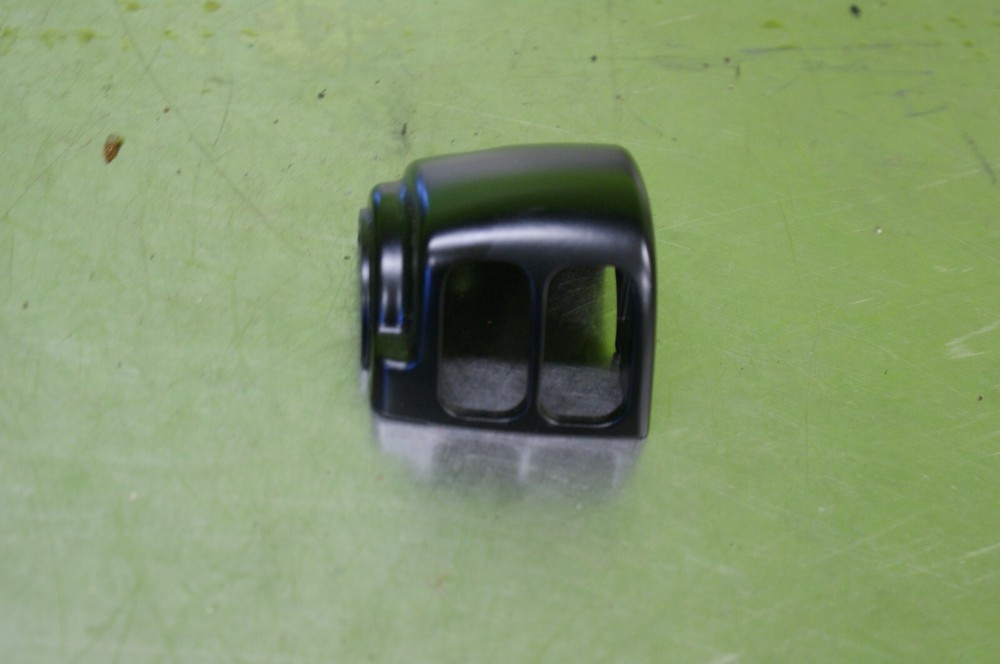 2003 HARLEY-DAVIDSON upper left hand handlebar switch housing used NICE!