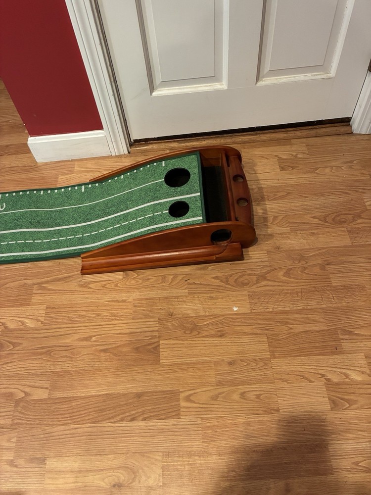 Perfect Putting Mat with Ball Return
