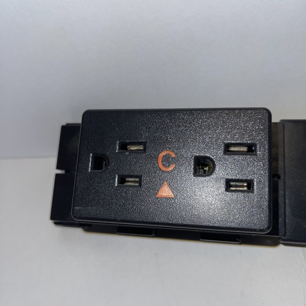 Herman Miller E-Space Energy Distribution Receptacle E1311.CI Panel System I