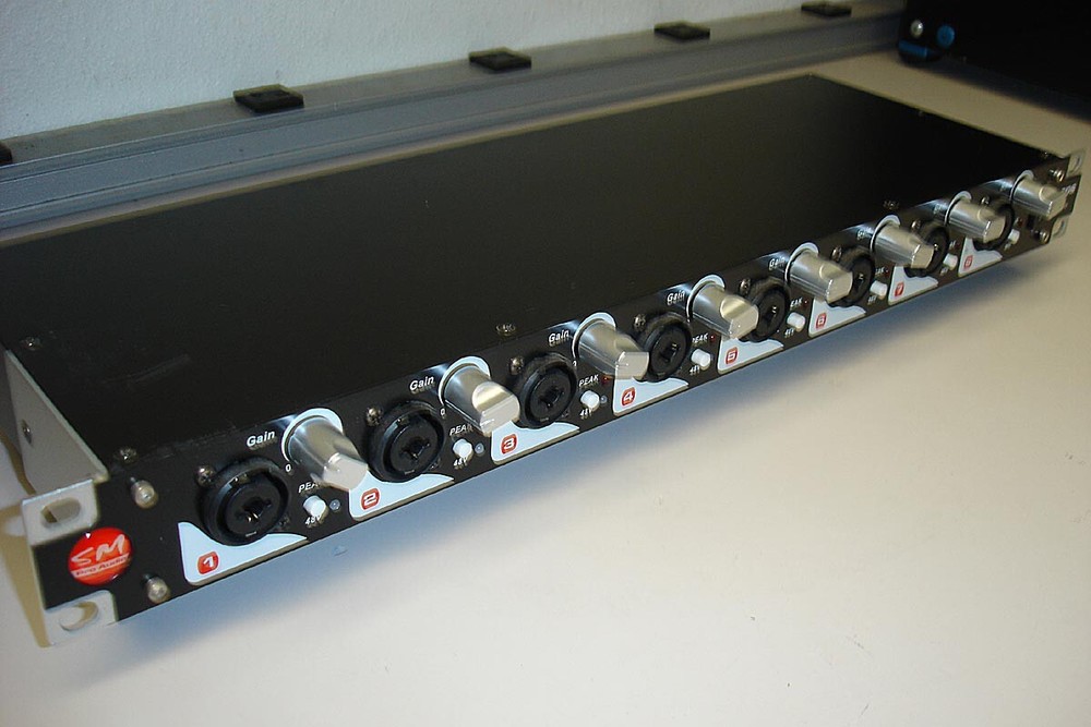 Pro Audio PR8DS Enhanced 8-Channel Pre-Amp w Power Supply and Cables