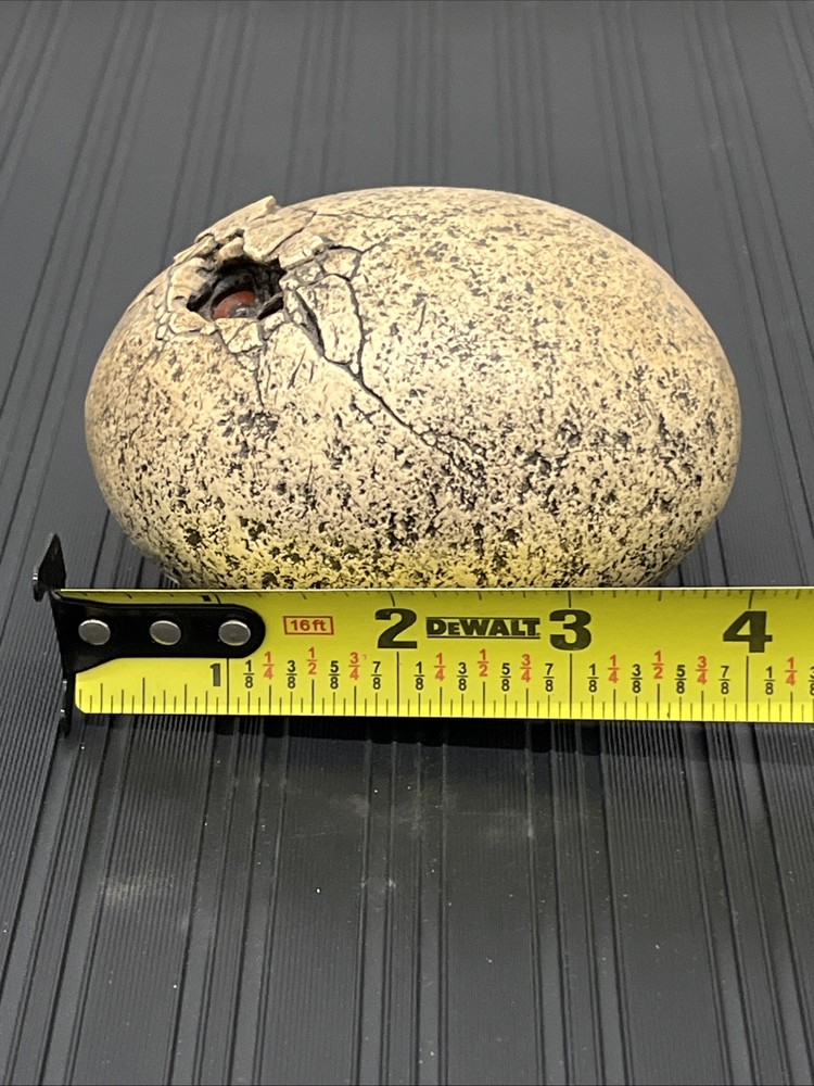 1994 Windstone Edition 94 Pena - Hatching Stone Egg