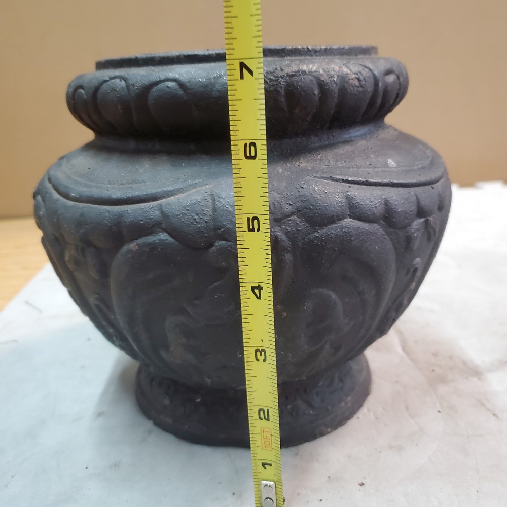 Garden Urn: Cast-Iron