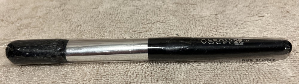 Alexis Vogel TM Blush Brush 6” New