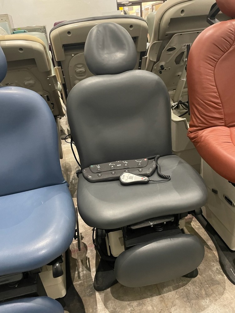 Midmark 630 With Swivel