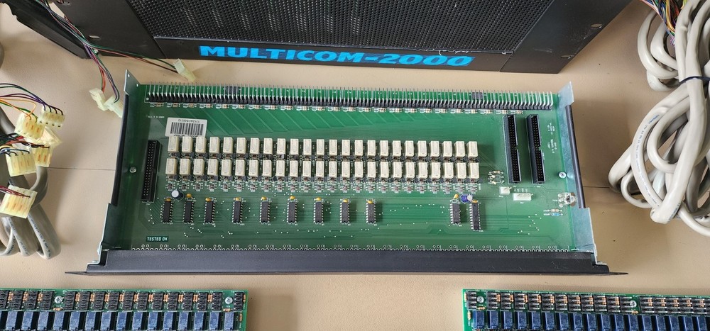 BOGEN MULTICOM-2000 CONTROLLER WITH 7 CARDS POWER SUPPLY ETC READ