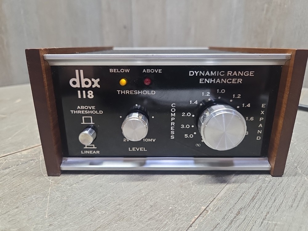 DBX 118 Dynamic Range Enhancer Linear Expander Compressor Limiter Peak Unlimiter