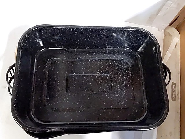 Large Covered Rectangular Roaster Braisers and Dutch Oven