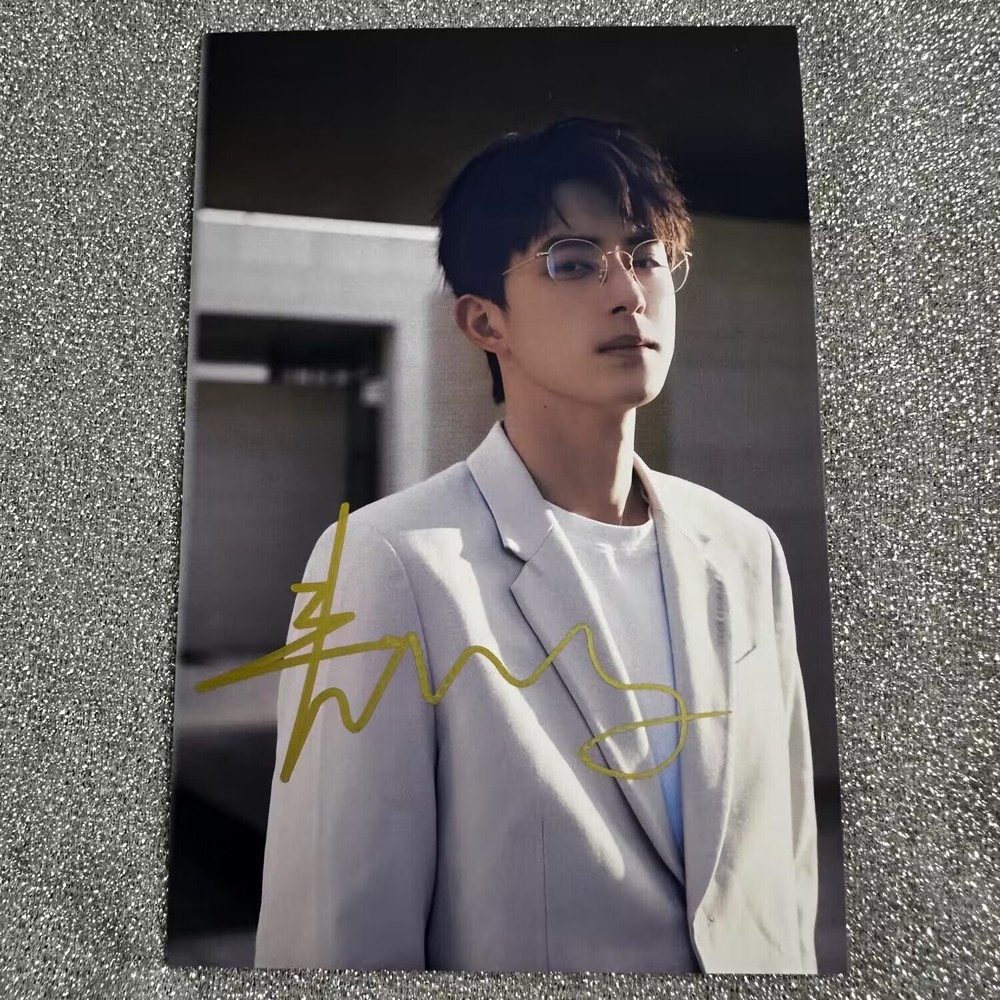 Ao Ruipeng Hand Signed Photo Autograph 6"