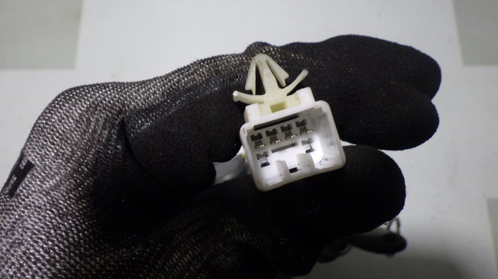 06 KIA SORENTO Ignition W/Key