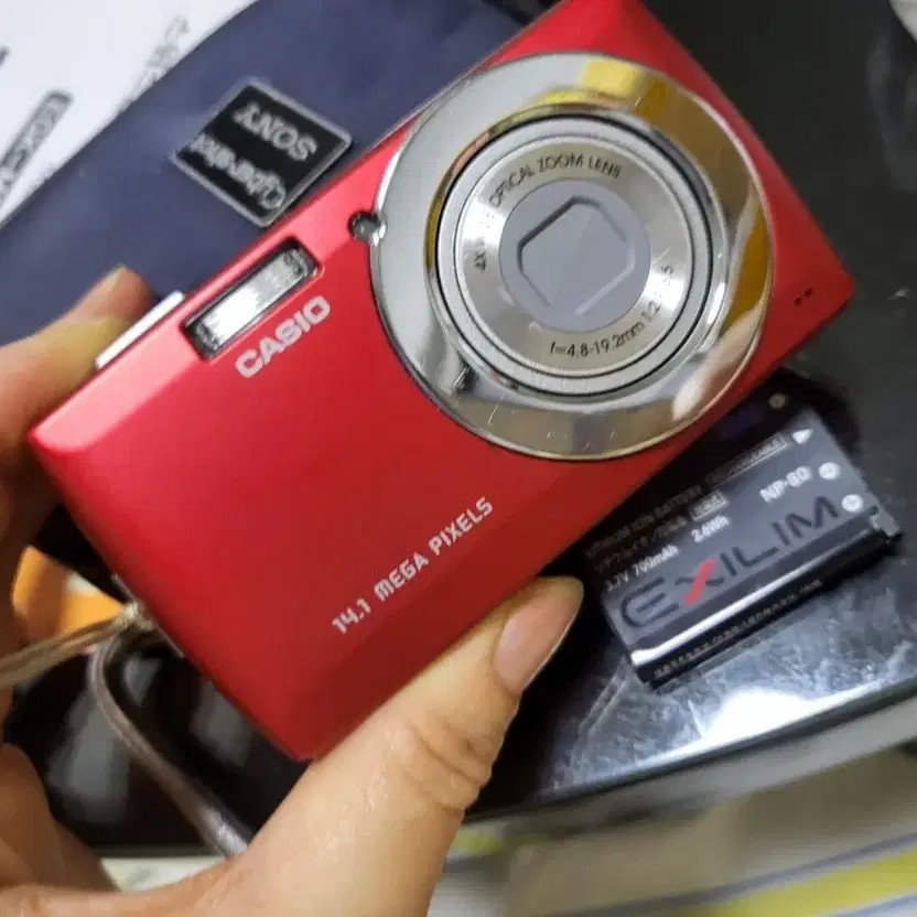 Casio QV-R100 Vintage Digital Camera, Pre-Owned Condition