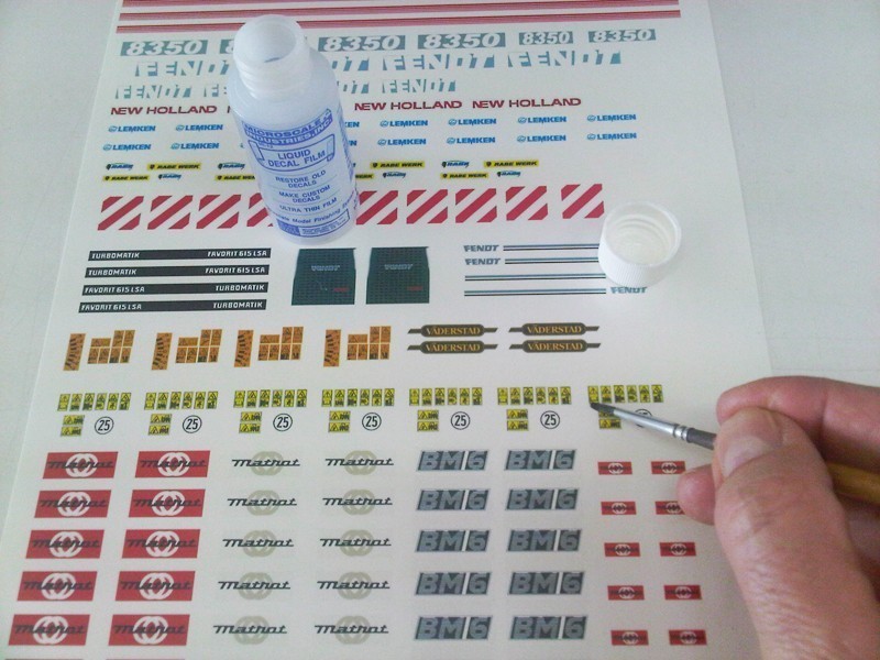 WHITE SHEET FOR DECALS - Artisan32 - 04607