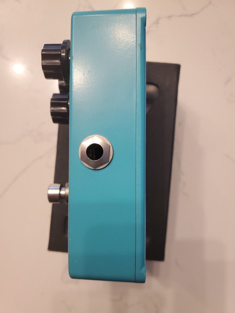 Rogue Analog Delay Guitar Effects Pedal