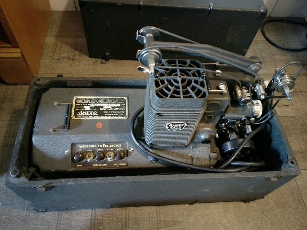 Amprosound Premier 20( YSA4) 16mm Projector