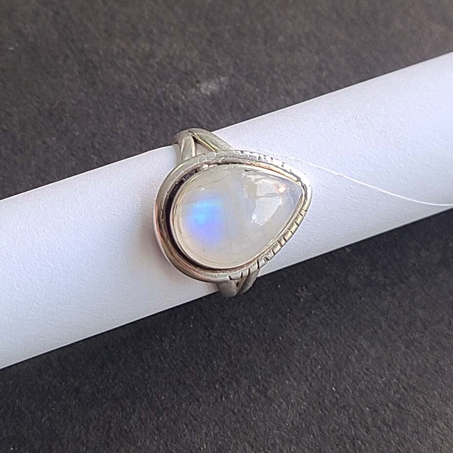 Natural Rainbow Moonstone 925 Sterling Silver Handmade Ring All Size Available