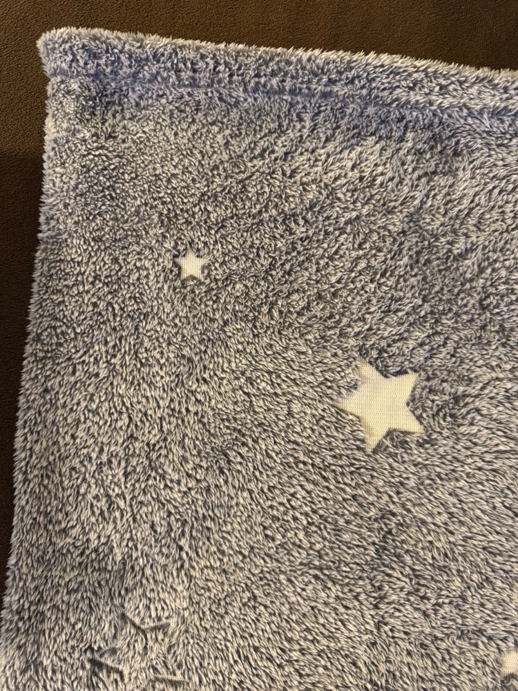 Grey Fluffy Star Blanket 45” x 62” VGC