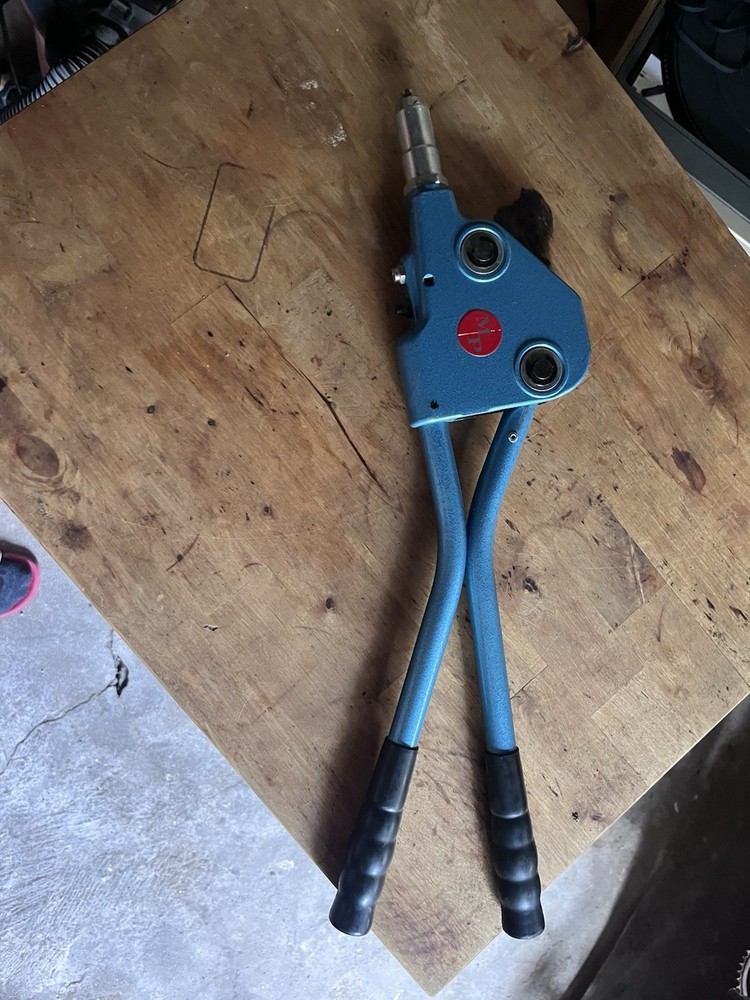 Big daddy Hand Riveter