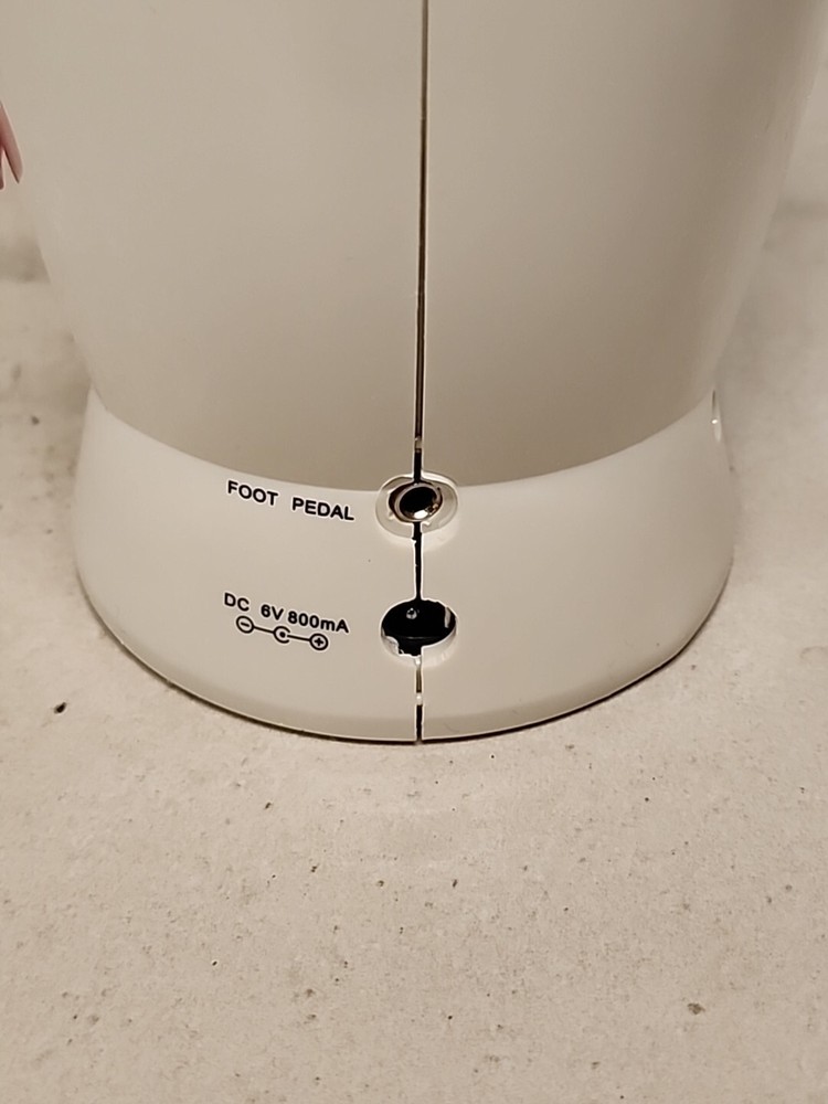 Easy Stitcher Table Top Sewing Machine D2-5001 ms5