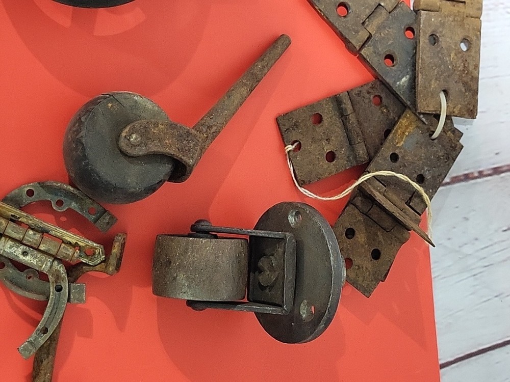 Vintage Pulleys Rusty Rustic Hinges Decor Decorative Primitive Pulley