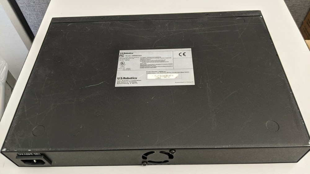 US Robotics USR997931 24-Port Gigabit Switch