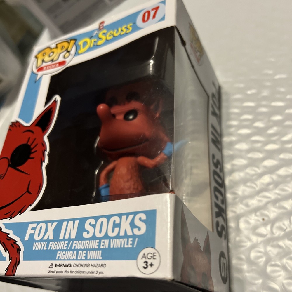Funko Pop! DR. SEUSS: Fox in Socks #07 Wear Box