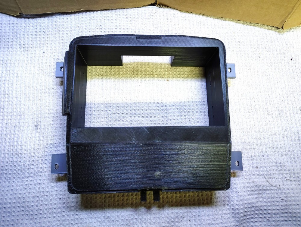 Honda Goldwing GL1500 Radio Bezel-Plain W/Legs Colored Black or Red'