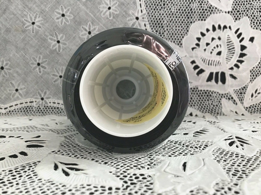 NEW 2 Green maxilock 3000Yd spools 100% polyester overlock sewing thread TEX 27