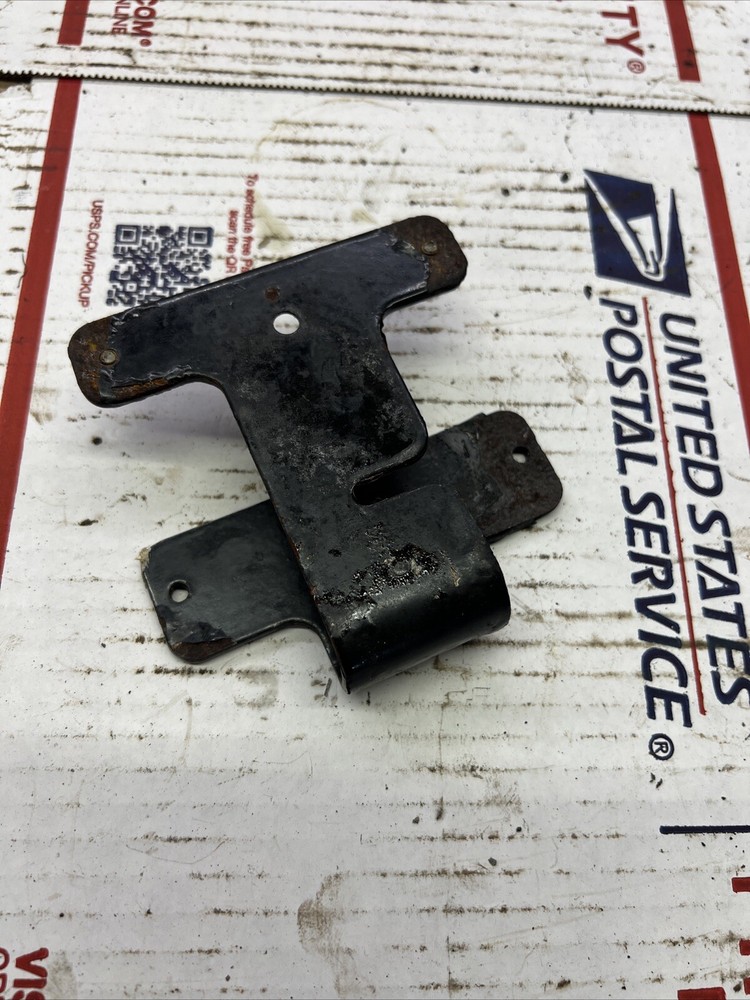 Mercruiser thunderbolt V distributor module mount bracket