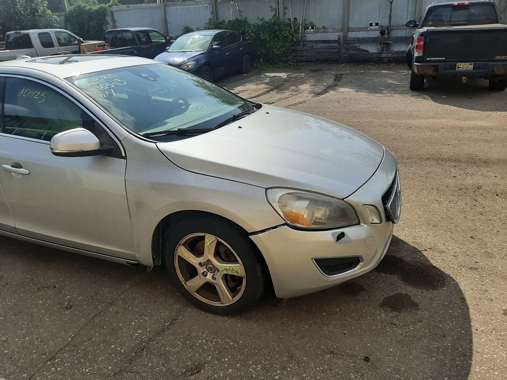 S60 2012 High Mounted Stop Light 1055605