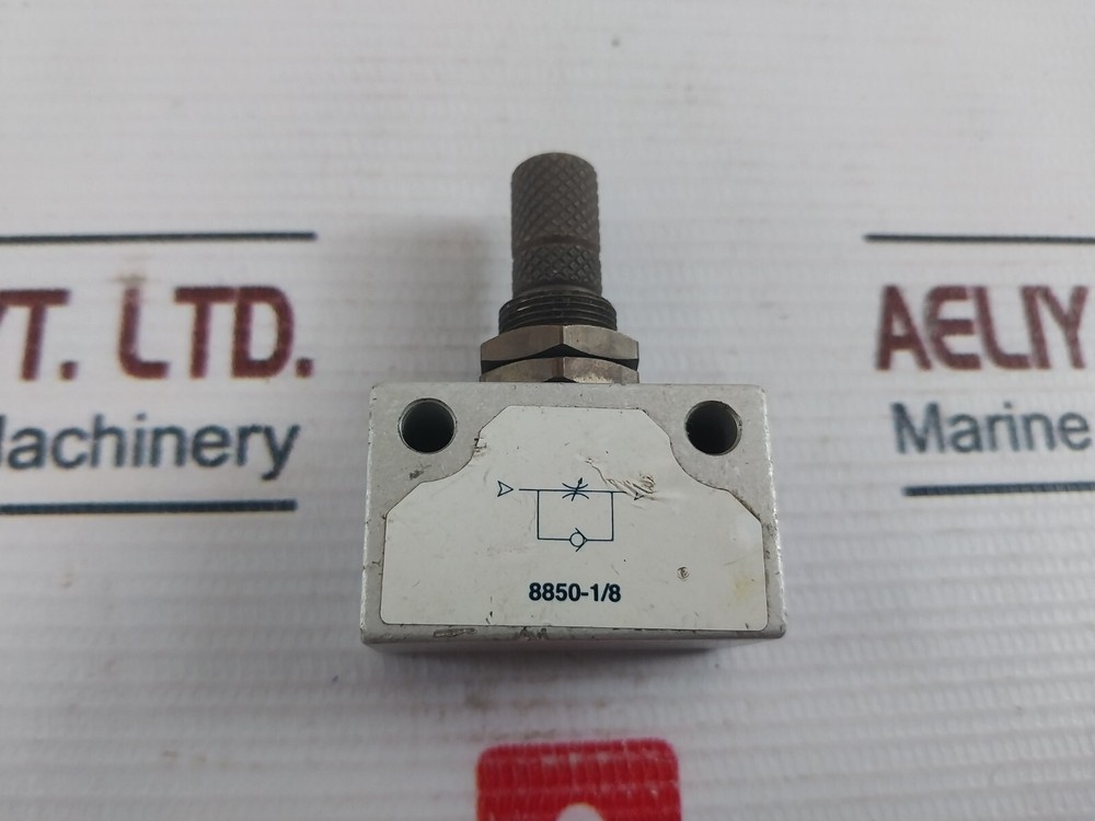 8850-1/8 Flow Regulator