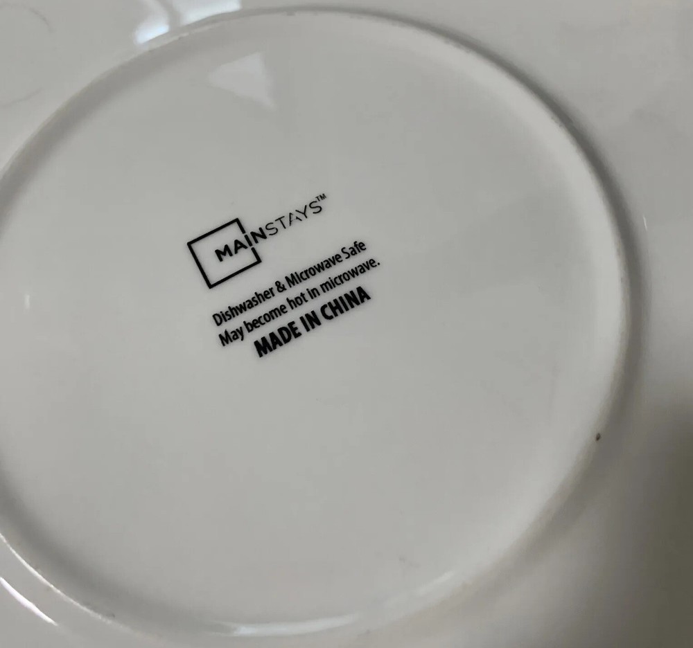 Mainstays 4-Piece Blue Rim Stoneware Dinner Ware plates.