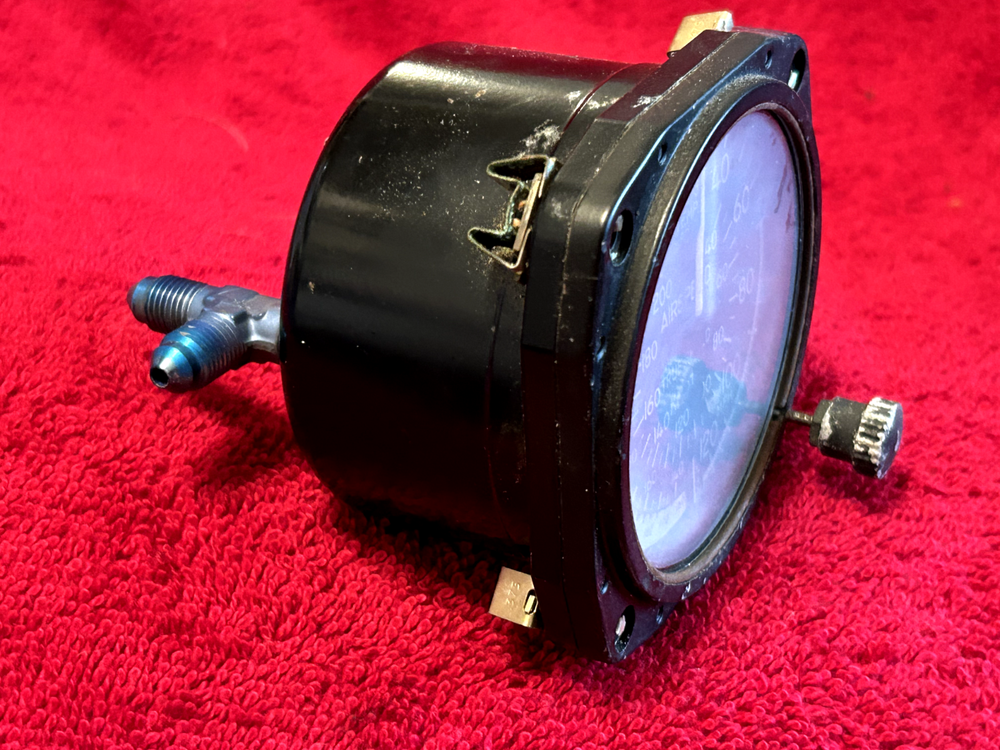 UNITED INSTRUMENTS TRUE AIRSPEED INDICATOR P/N 8125 CODE B.229