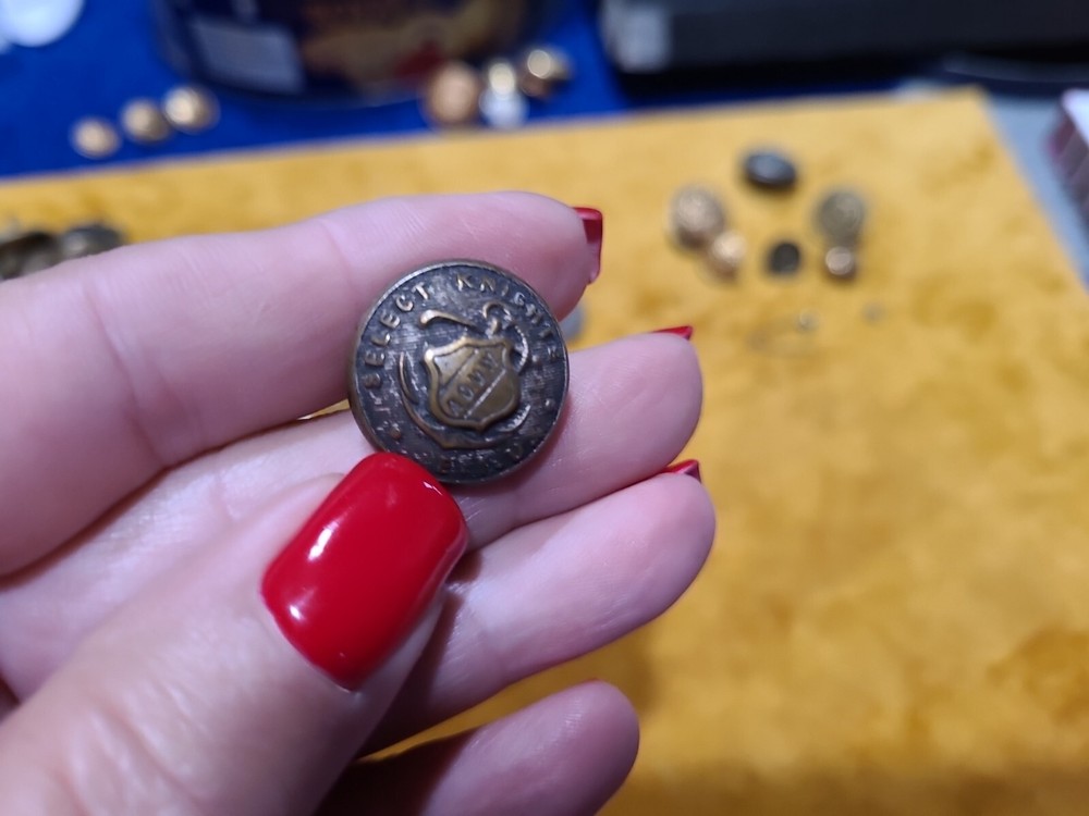 1880s Select Knights Ancient Order Workmen E.I.U. Original Uniform Button