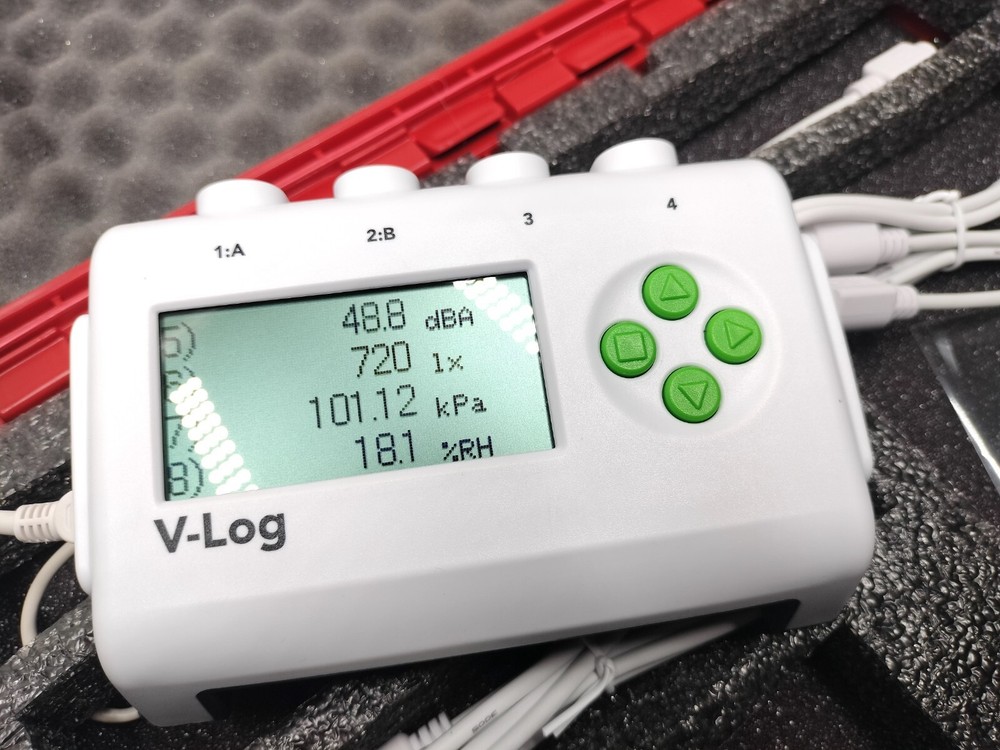 NEW - Data Harvest Easysense V-Log8