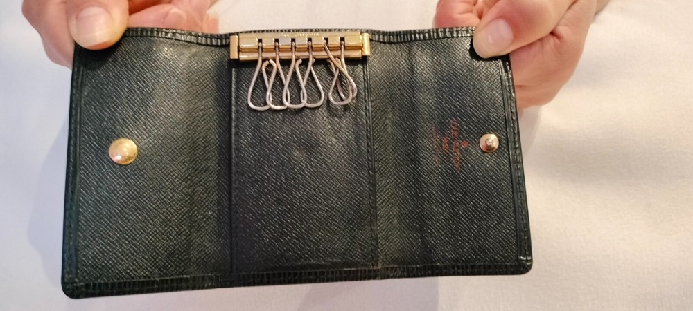 Louis Vuitton epi 6 Men's Keychain